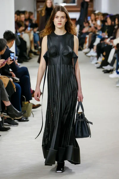 Look 13